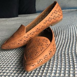 Brown Flats with Geometric Cuts